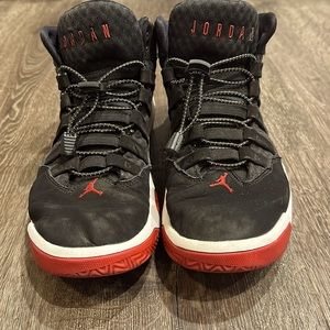 Used 2020 Size 8- Men’s Jordan Max Aura Black/Red